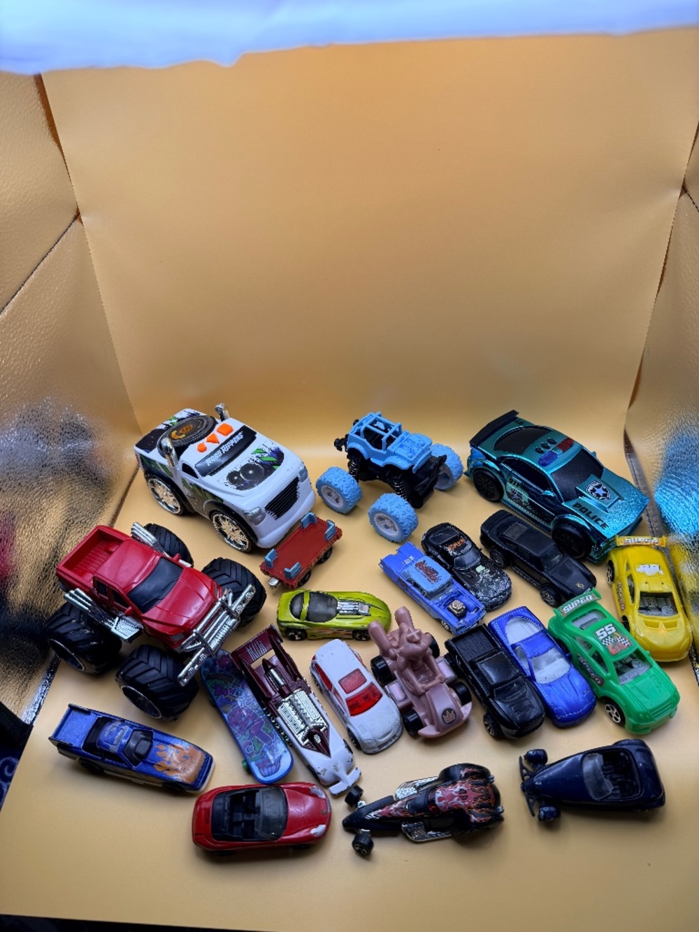 21-Piece Assorted Toy Cars & Trucks Lot Monster Trucks Racing Vehicles
